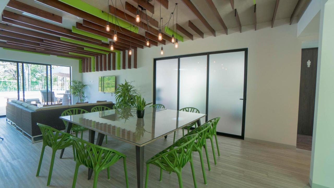 Bee Suites Santa Ana Santa Ana  Eksteriør billede