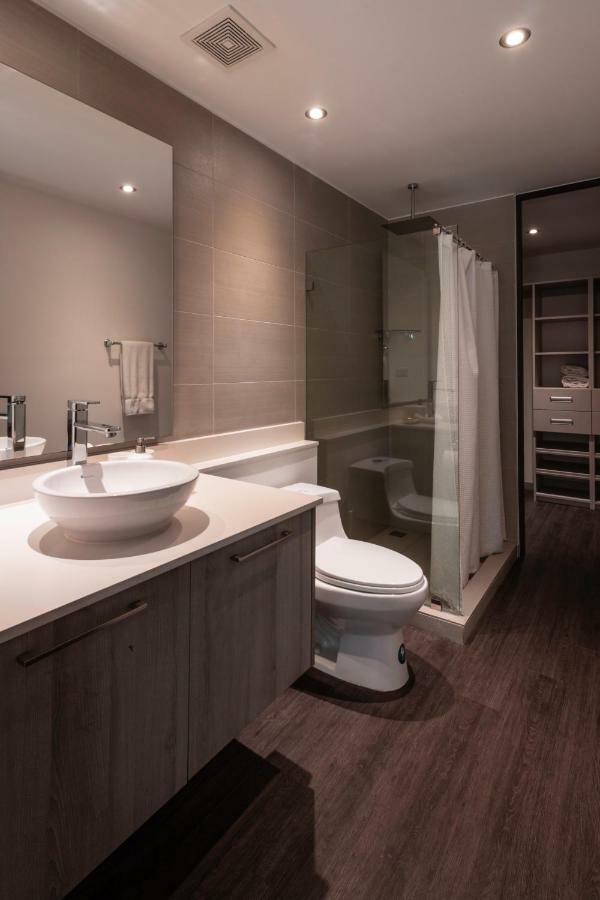 Bee Suites Santa Ana Santa Ana  Eksteriør billede