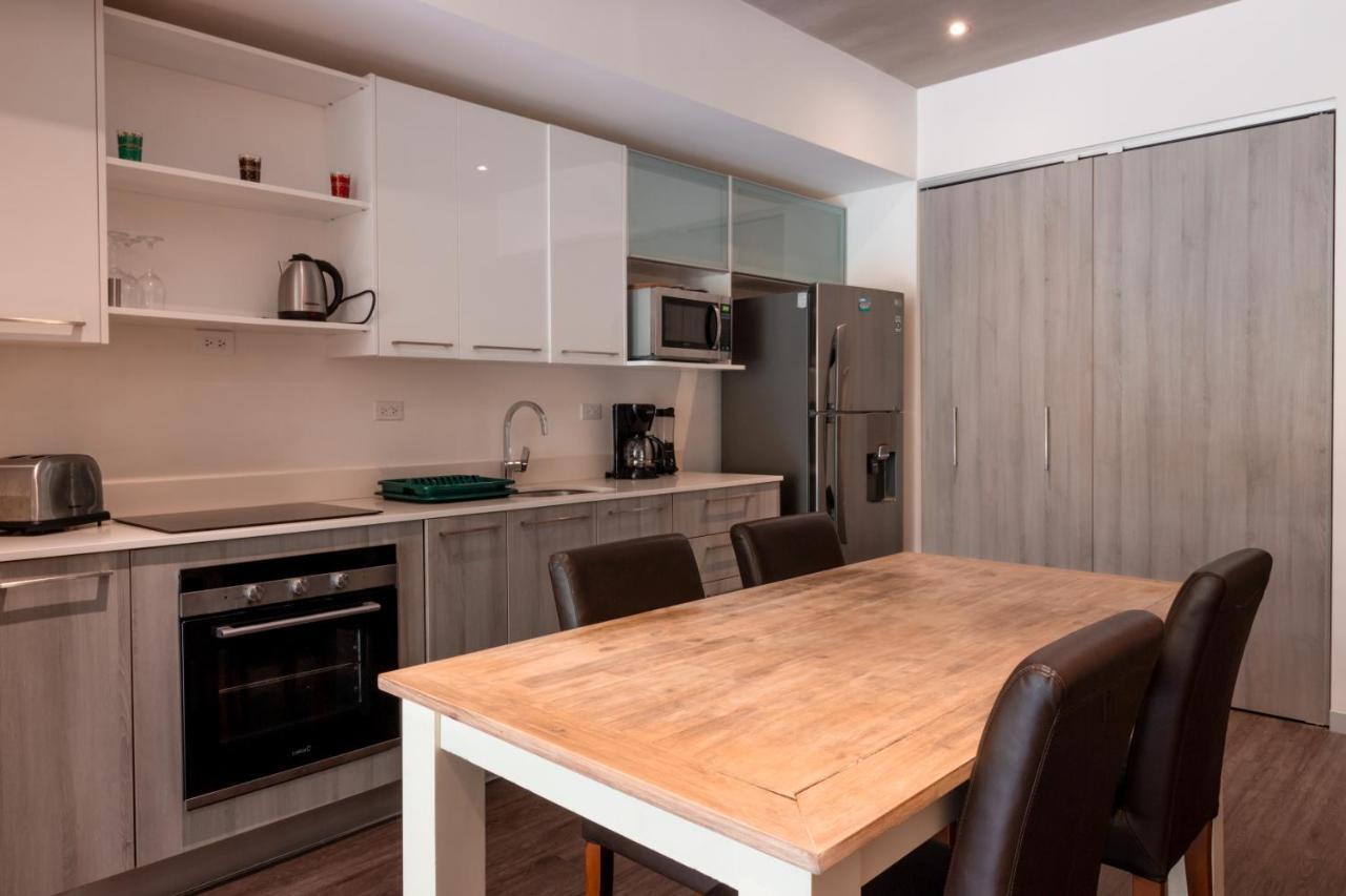 Bee Suites Santa Ana Santa Ana  Eksteriør billede